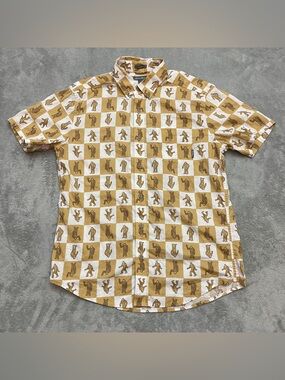 Eddie Bauer Bigfoot Sasquatch Fishing Camping Print Shirt Mens Medium Cotton